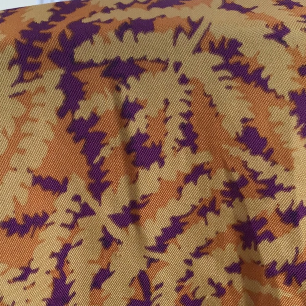 Zara ๐ Autumn Silky Shawl in Gold & Burgundy - Picture 8 of 13